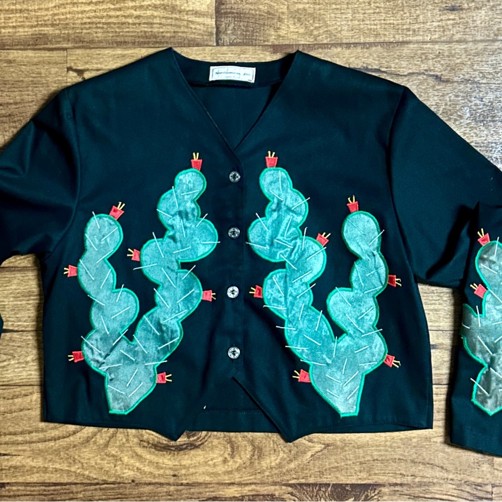 Needlework Etc. • USA (Tx.) • Small • Black/Green • Cactus • Embroidery •Jacket